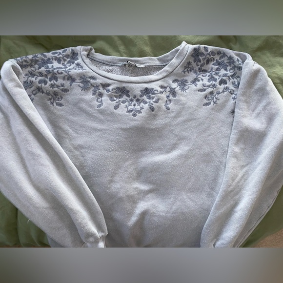 American eagle floral sweatshirt. Blue/purple - Picture 2 of 3